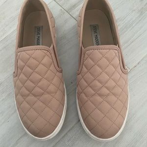 Steve Madden blush quilted slip on sneakers